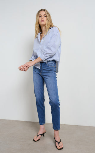 Danika slim jeans showcasing elegant design and perfect fit for modern fashion